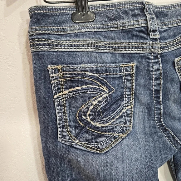 Silver 27 Twisted Capri Cropped Denim Distressed Jeans - Picture 8 of 10